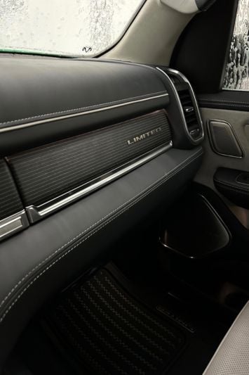 2023-ram-1500-limited-dash-carpro