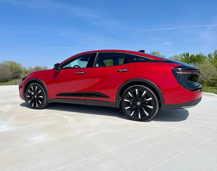 FIRST LOOK & DRIVE: 2023 Toyota Crown Platinum Hybrid Max