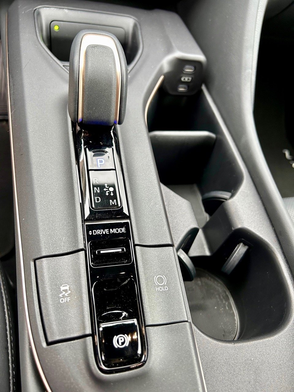 2023-toyota-crown-platinum-console-carpro