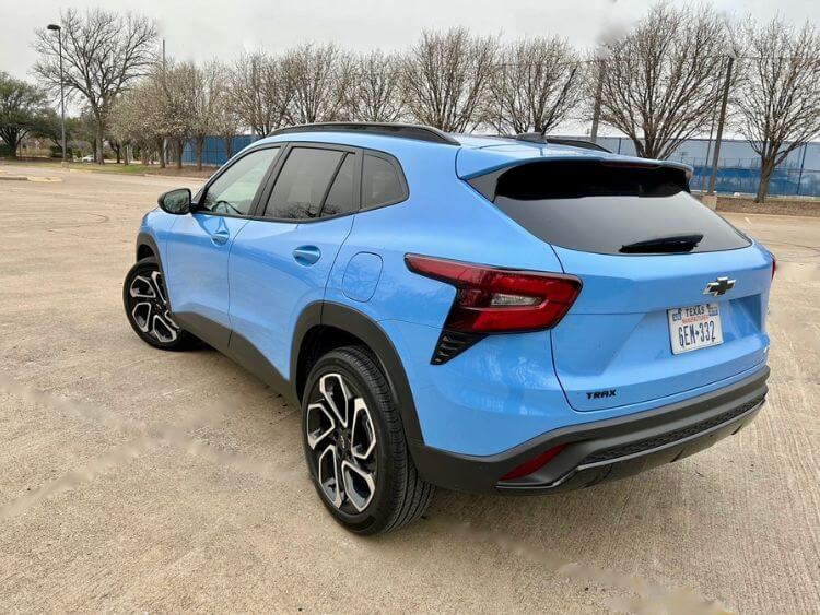2024-Chevy-Trax-blue2-carpro-jpg