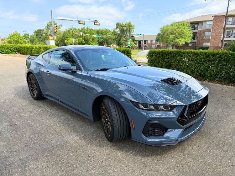 2024-Ford-Mustang-GT-Premium-hero-2.carpro.jpg (1)