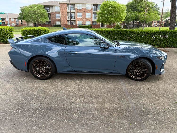 2024-Ford-Mustang-GT-Premium-profile.carpro.jpg (1)