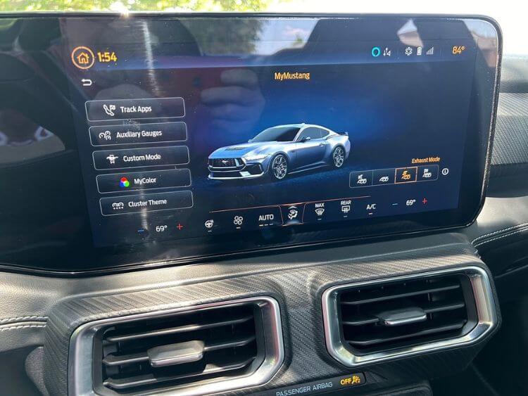2024-Ford-Mustang-GT-screen-mymustang-carpro