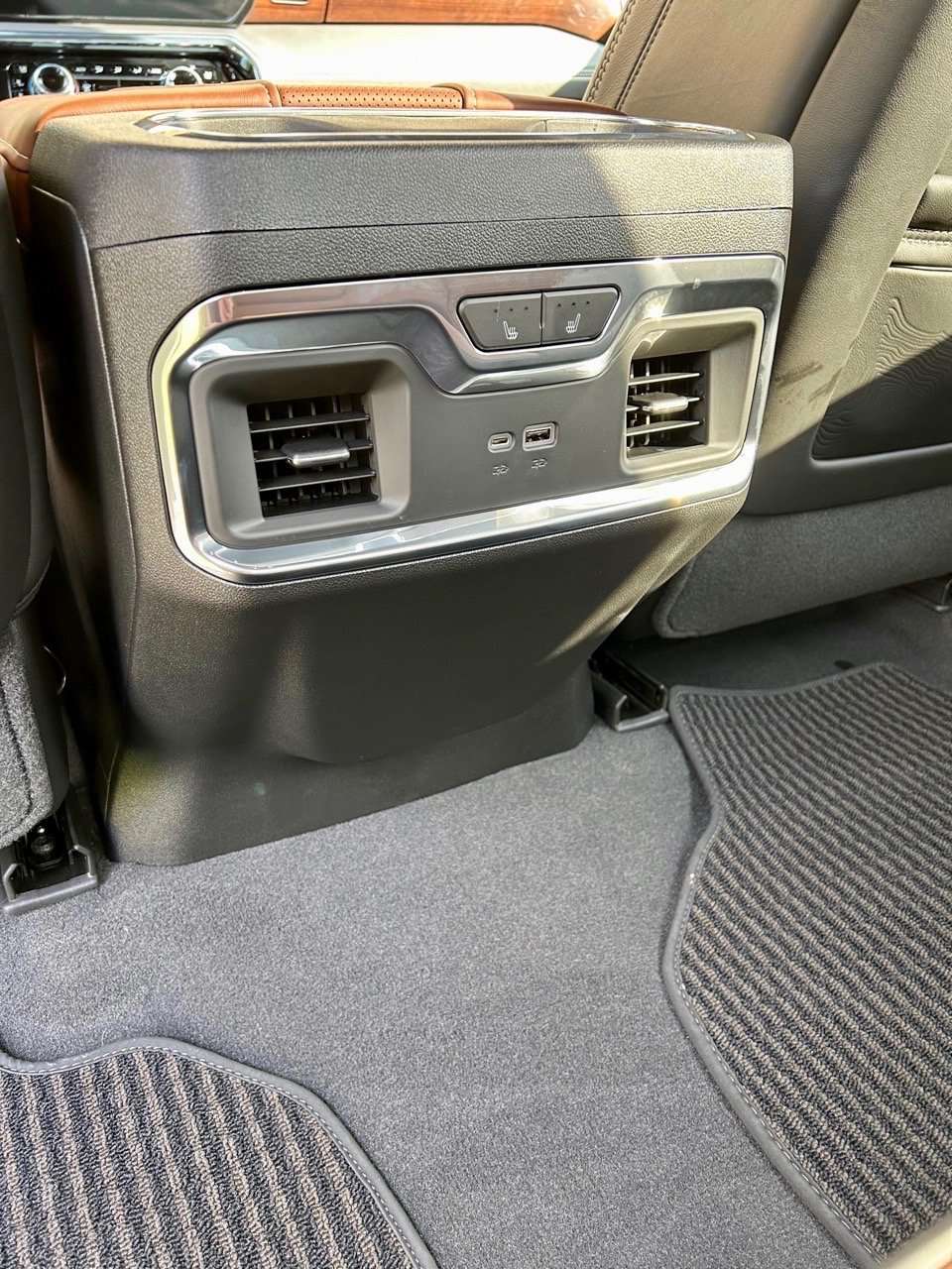 2024-GMC-Sierra-1500-denali-2nd-row-ac-carpro