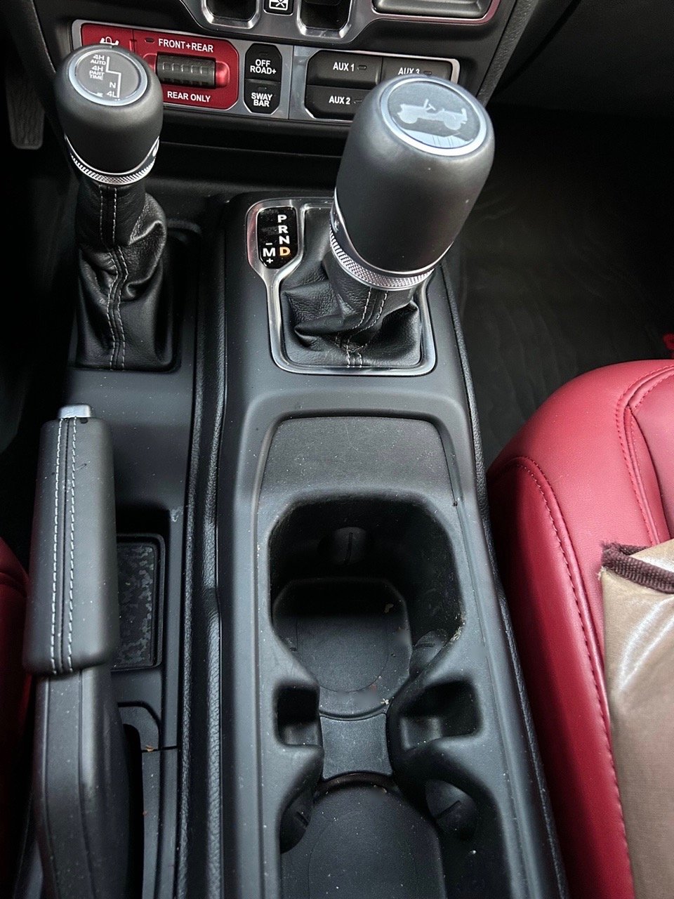 2024-Jeep Wrangler-Rubicon-392-carpro-console-2