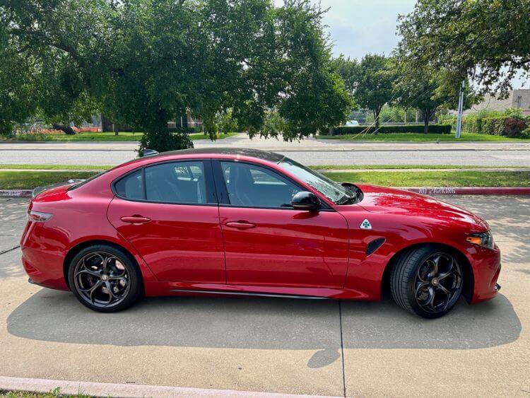 2024-alfa-romeo-giulia-quadrifoglio-profile-2