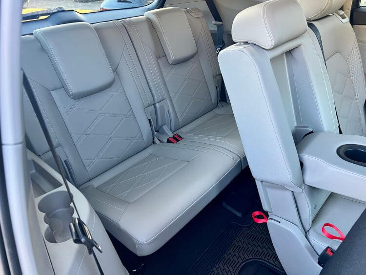 2024-atlas-se-3nd-row.2jpg