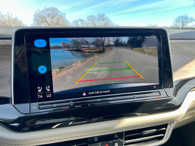 2024-atlas-se-rearview-camera (1)