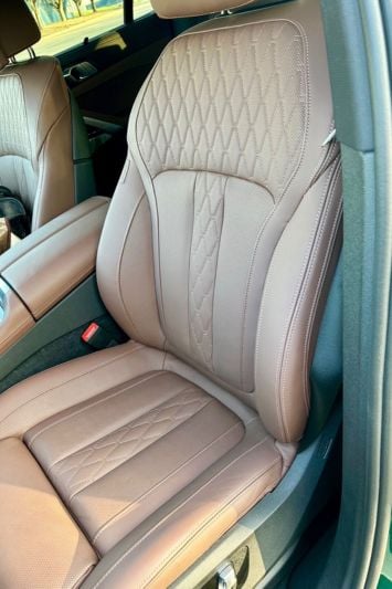 2024-bmw- X6-M60i-driver-seat