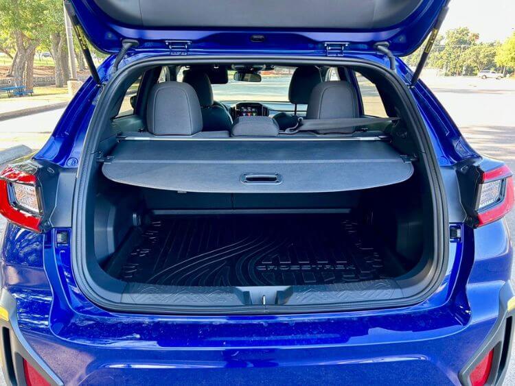 2024-crosstrekc-sport-trunk-carpro