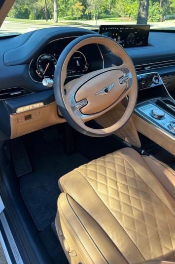 2024-genesis-gv80-interior-carpro