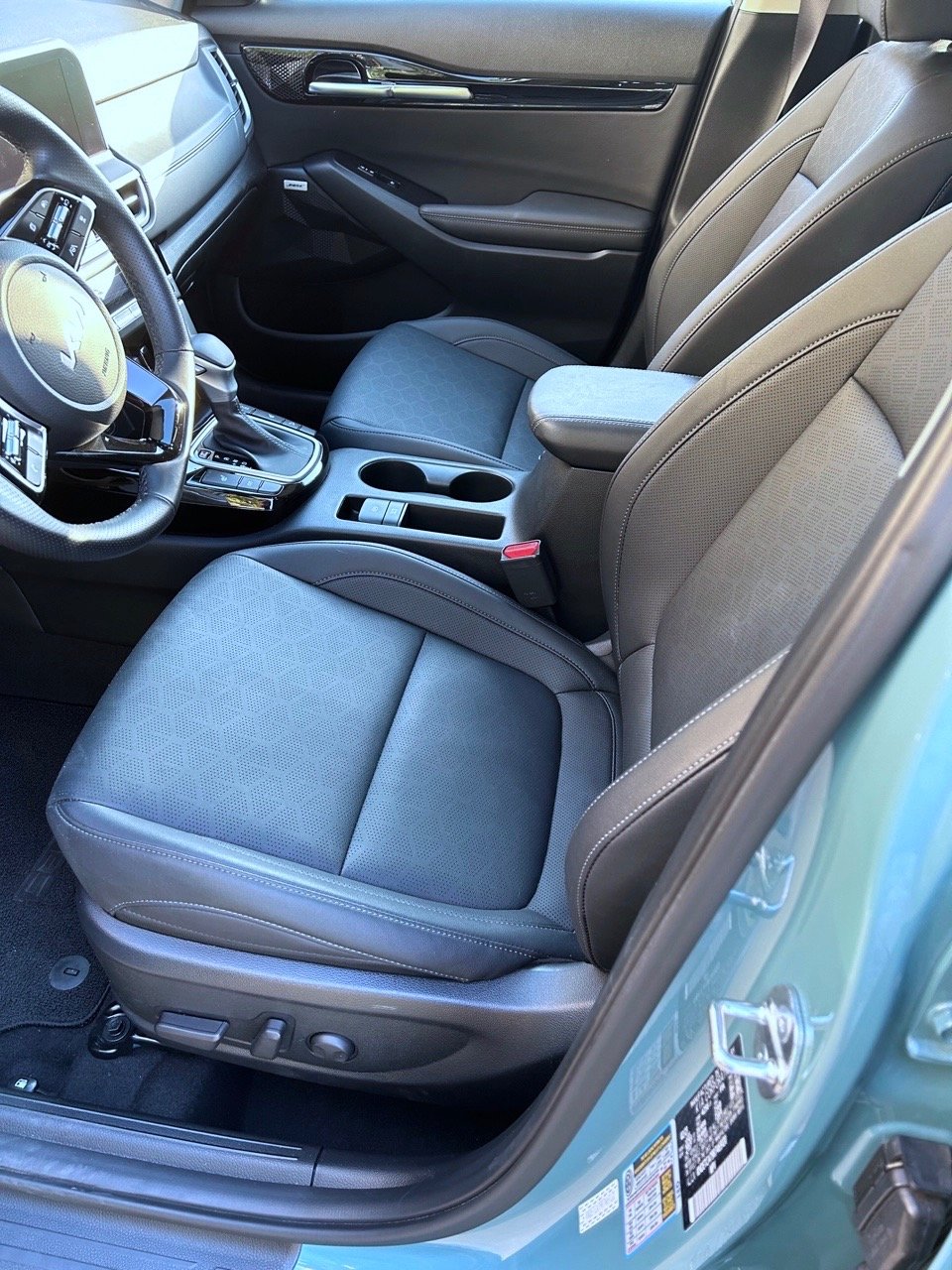 2024-kia-seltos-sx-front-row-carpro.