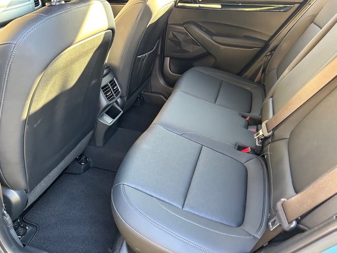 2024-kia-seltos-sx-second-row-2-carpro.