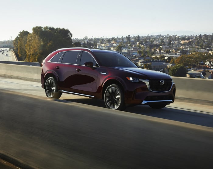 Mazda Wows With New Flagship 2024 CX-90 Three-Row SUV