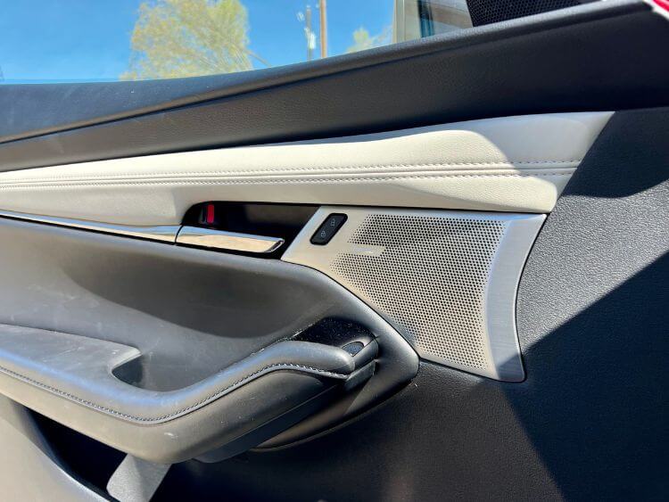 2024-mazda3-door-oanel-carpro.