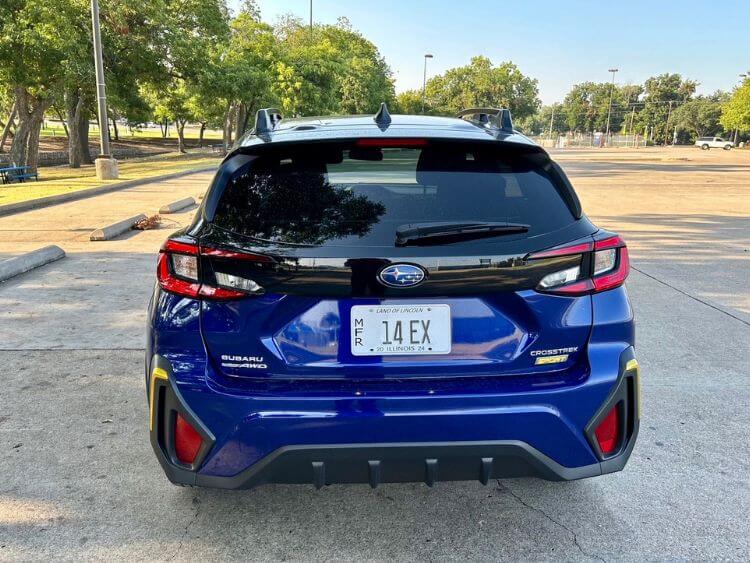 2024-subaru-crosstrek-sport-tail-end