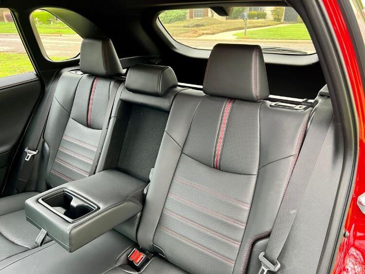 2024-toyota-rav4-prime-xse-2nd-row