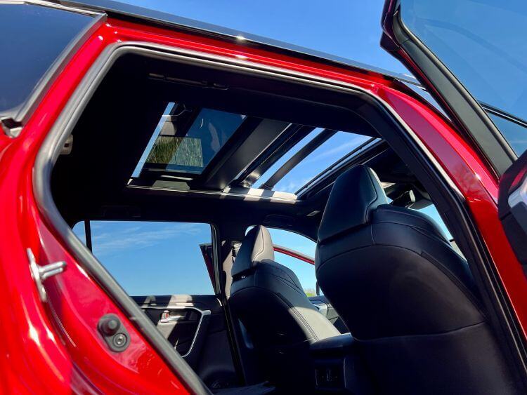 2024-toyota-rav4-xse-prime-sunroof