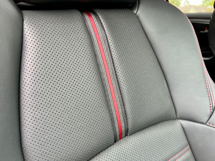 2024-toyota-rav4-xse-stiching-carpro