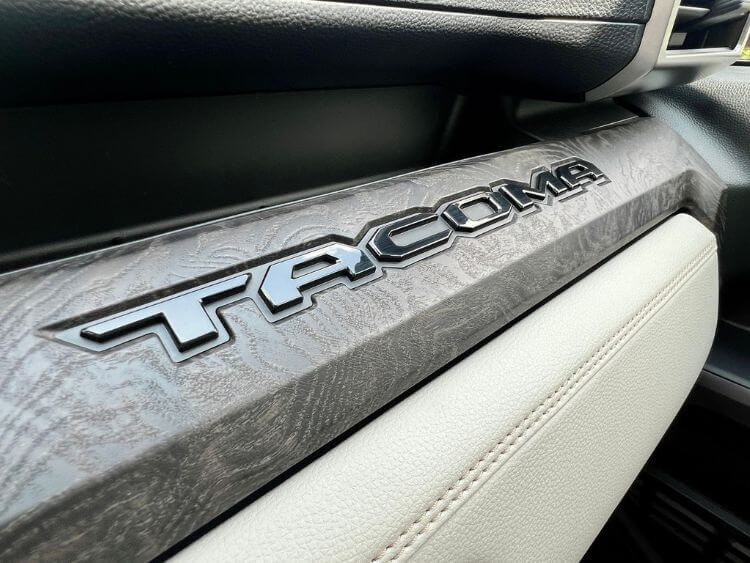 2024-toyota-tacoma-interior-1-carpro