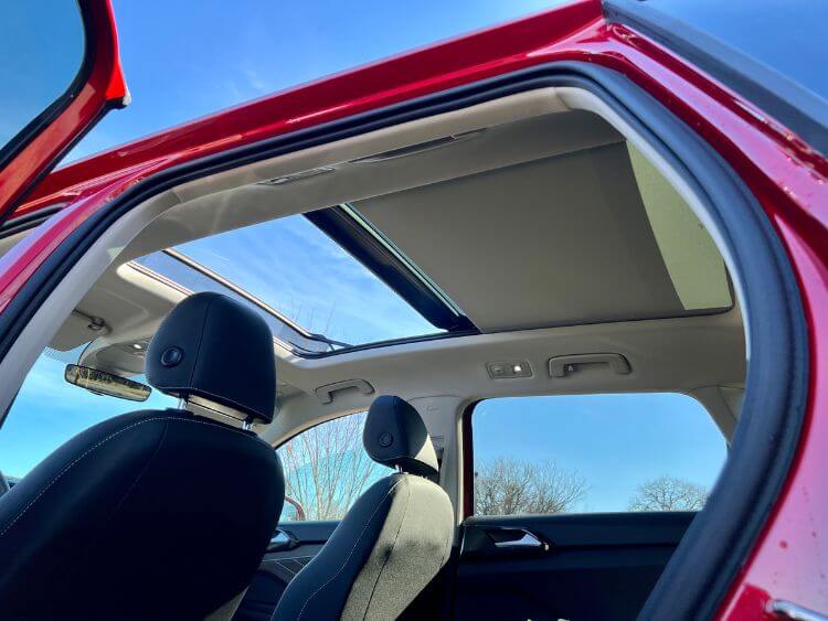 2024-vw-taos-sel-pano-roof-2