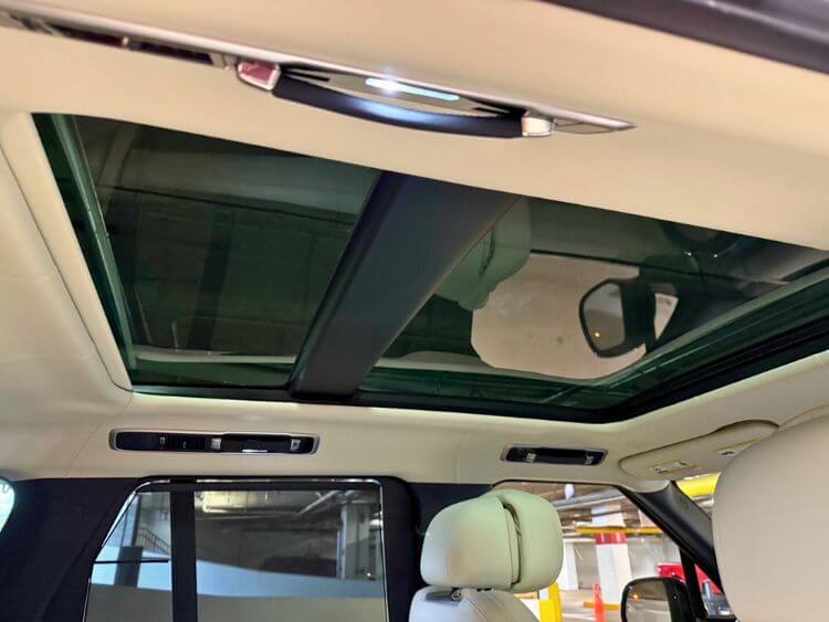 2025 Range Rover Autobiography-pano-roof