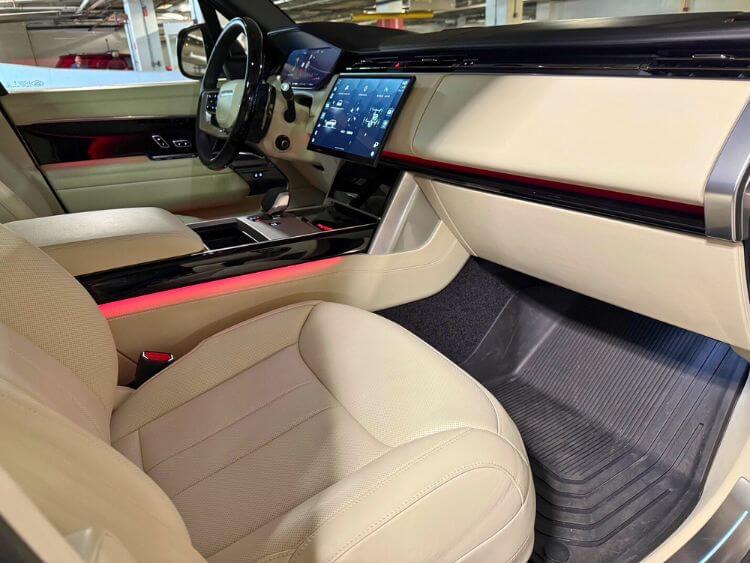 2025 Range Rover Autobiography-passenger-dash