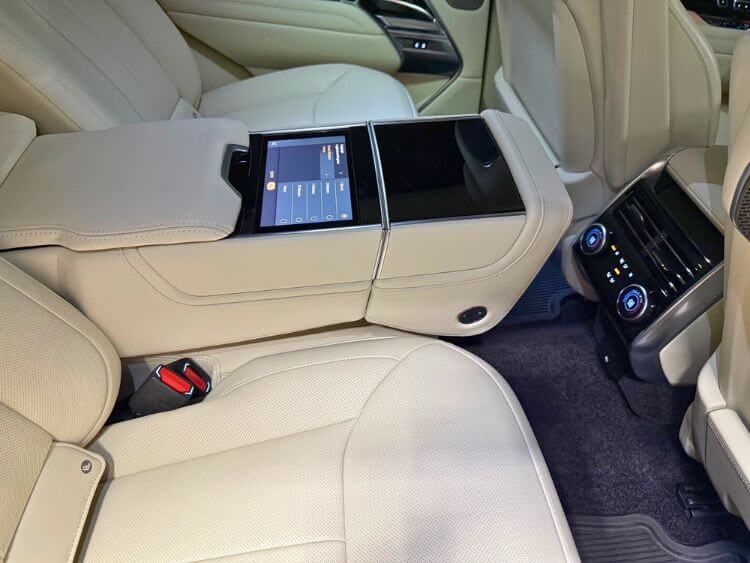 2025 Range Rover Autobiography-rear-seat-console-screen