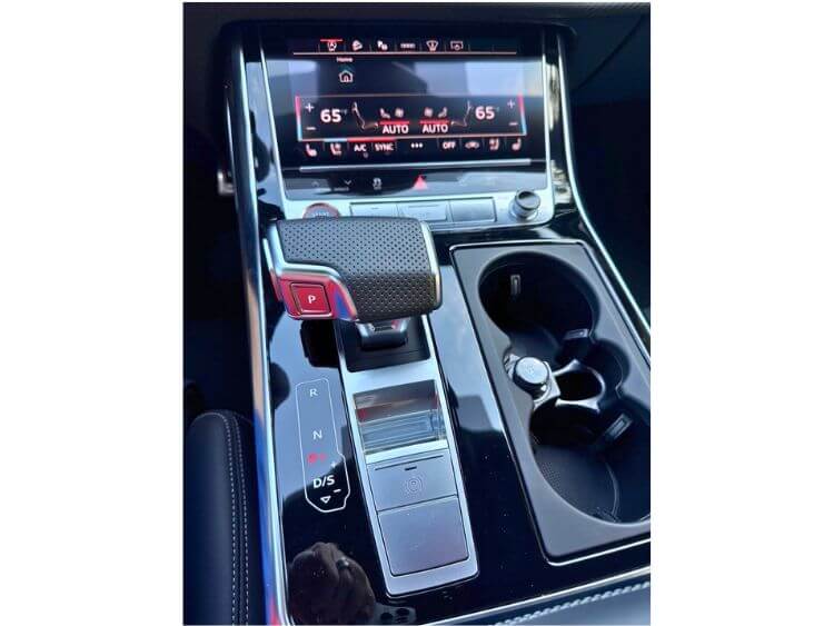 2025-Audi-SQ6-console-carpro .jpg