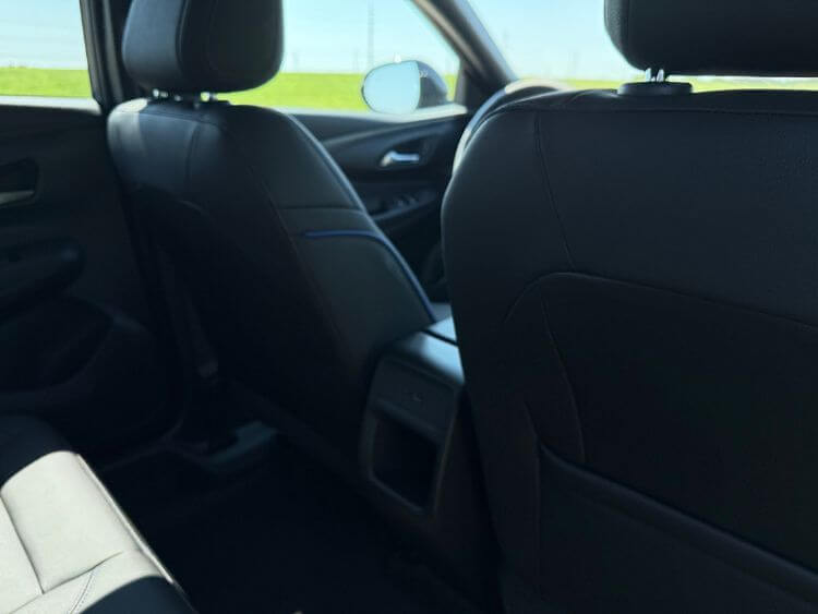 2025-Buick-Envista-ST-seatbacks-carpro.jpg