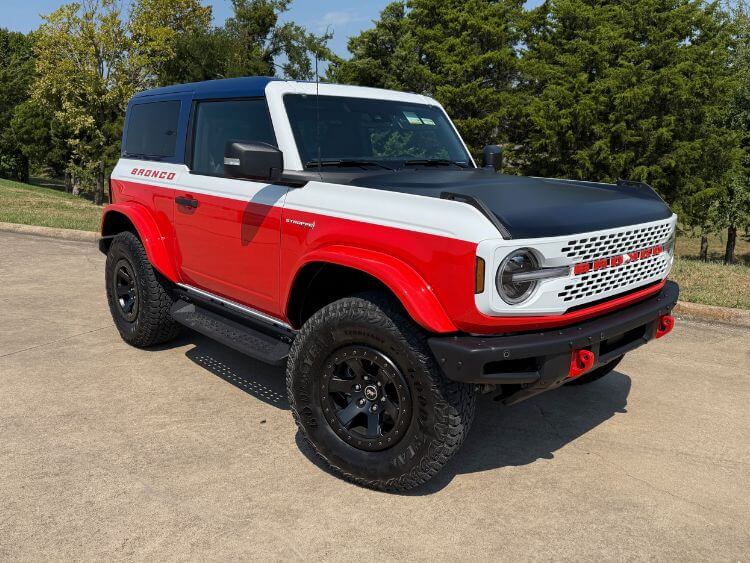 2025-Ford-Bronco-Stroppe-heroo-2-carpro.jpg
