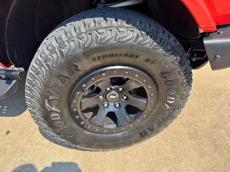 2025-Ford-Bronco-Stroppe-wheel-01-carpro