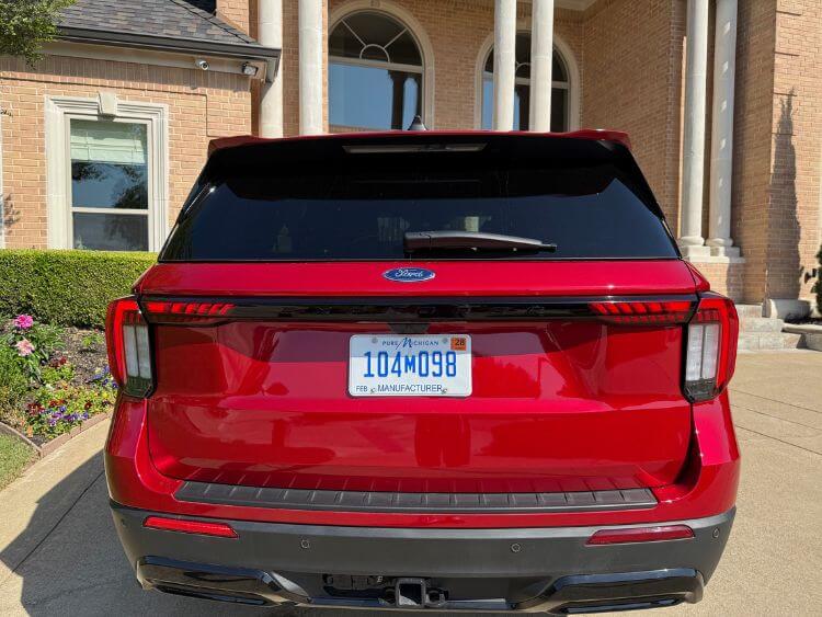 2025-Ford-Explorer ST-Line-tail-end.jpg