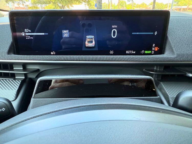 2025-Ford-Mustang-Mach-e-digital-driver-carpro (1)