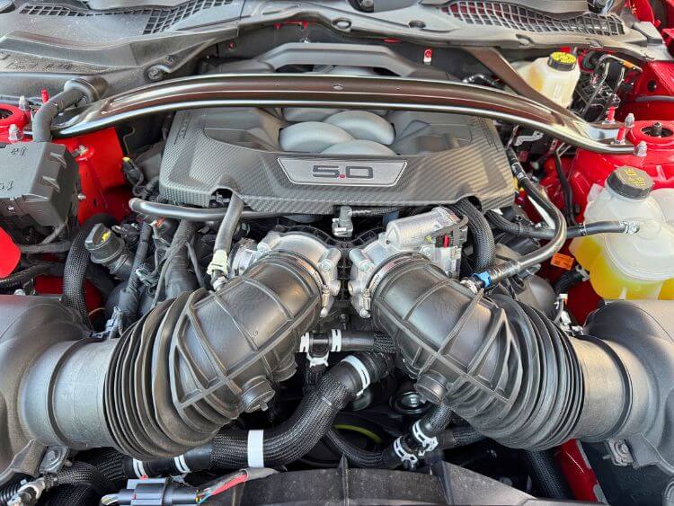2025-Ford-MustangGTPremium-convertible- engine