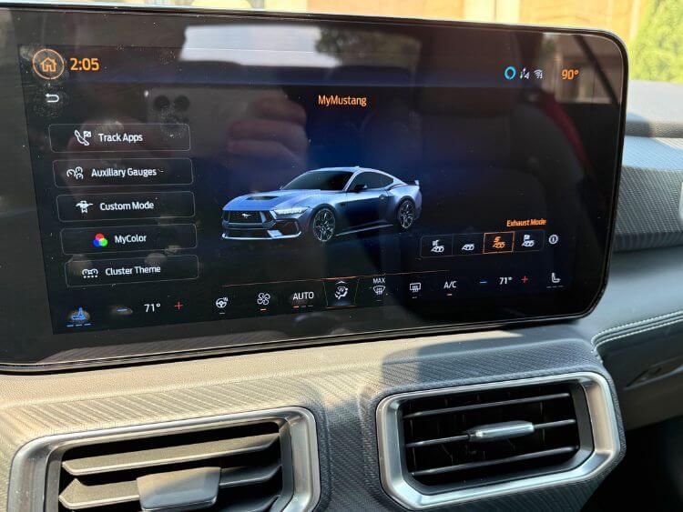 2025-Ford-MustangGTPremium-convertible-MyMustang-screen .jpg