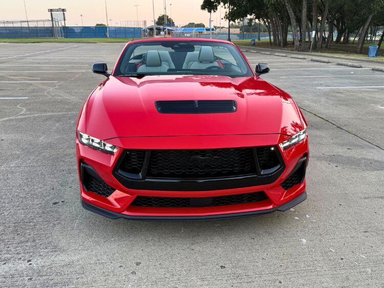 2025-Ford-MustangGTPremium-convertible-exterior-07-front-end .jpg.