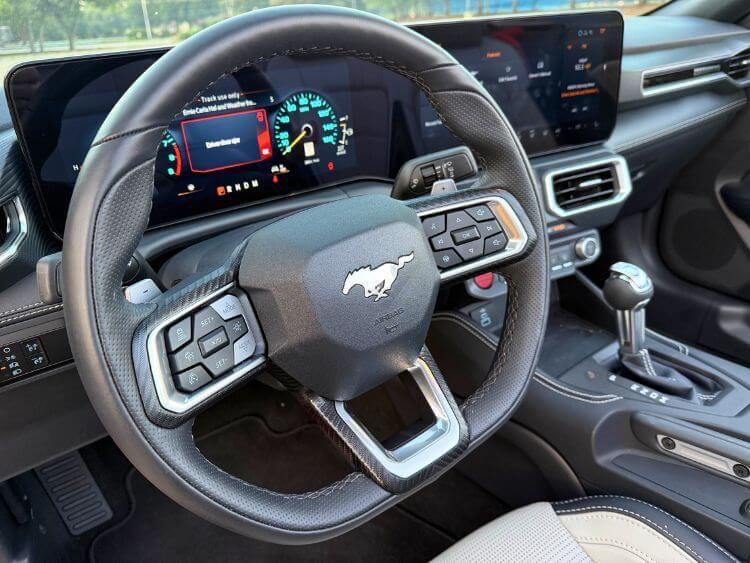 2025-Ford-MustangGTPremium-convertible-steering-wheel.jpg