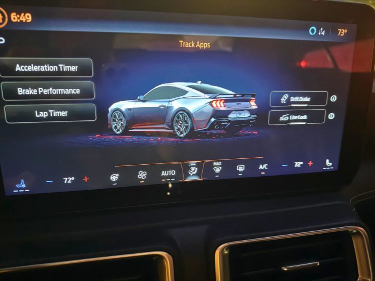 2025-Ford-MustangGTPremium-convertible-track-apps .jpg.