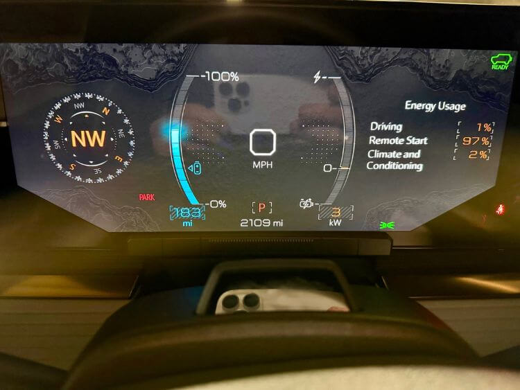 2025-GMC-Hummer-3X-digital-display-2