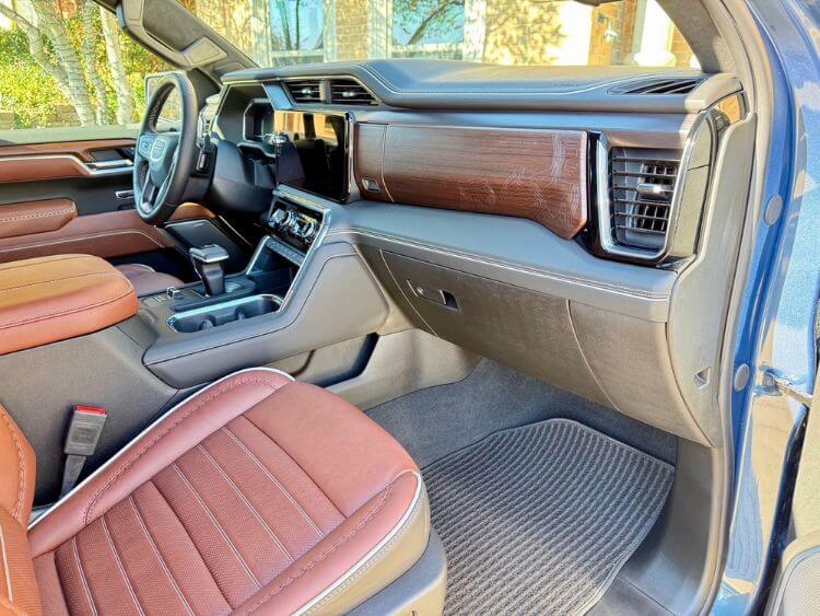 2025-GMC-sierra-1500-interior-passenger-side