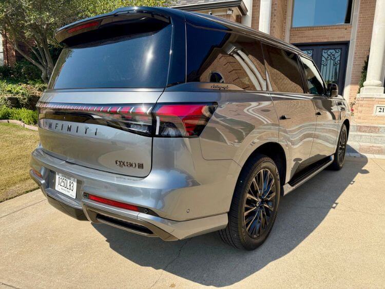 2025-INFINITI-QX80-exterior-1-carpro.jpg (1)