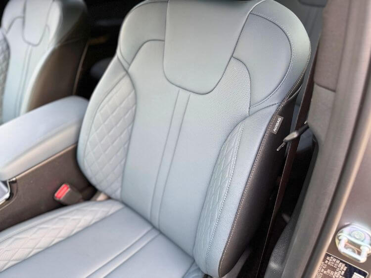 2025-Kia-Sorento-SX-Prestige Hybrid-driver-seat-carpro.jpg