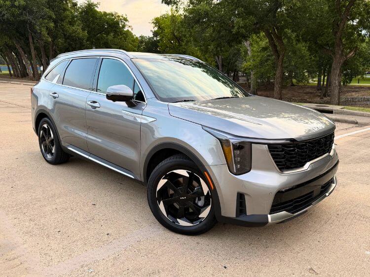 2025-Kia-Sorento-SX-Prestige Hybrid-exterior-1-carpro.jpg