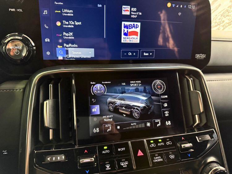 2025-Lexus LX700h-dual-screens-carpro.jp