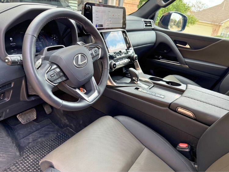2025-Lexus LX700h-steering-wheel-carpro.jp