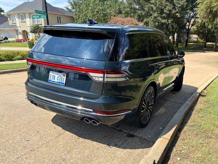 2025-Lincoln-Aviator-Black-Label-exterior-4-carpro.jpg.