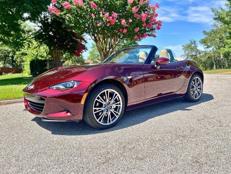 2025-Mazda-MX-5-Miata-35th-Anniversary-exterior-2-flowers-carpro,.jpg