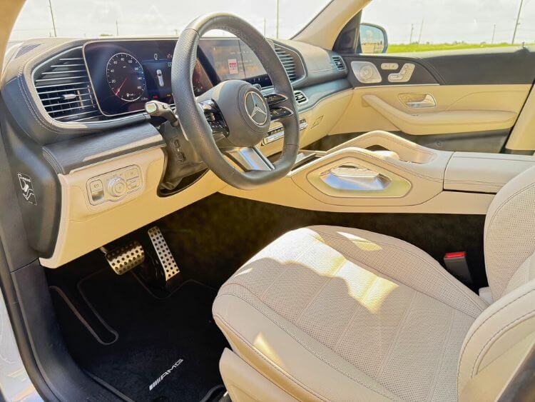 2025-Mercedes-Benz-GLS-580 -cabin-hero-carpro.jpg