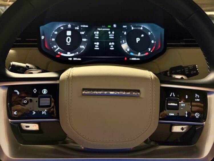 2025-Range-Rover-SE-long-wheelbase-digital-driving-display-1-carpro-jpg
